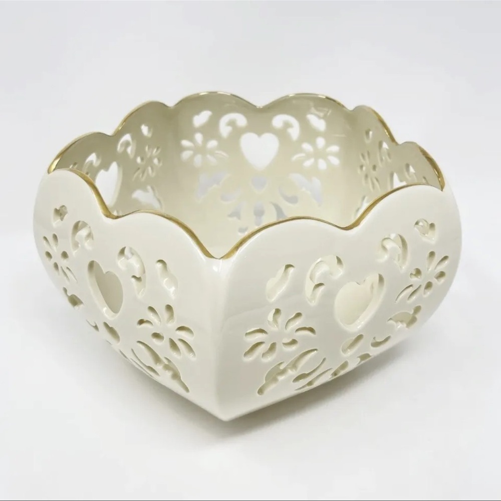 Lenox Eternal Hearts Pierced Round Candy Bowl Scalloped Trim - 24k Gold Large - Picture 2 of 11